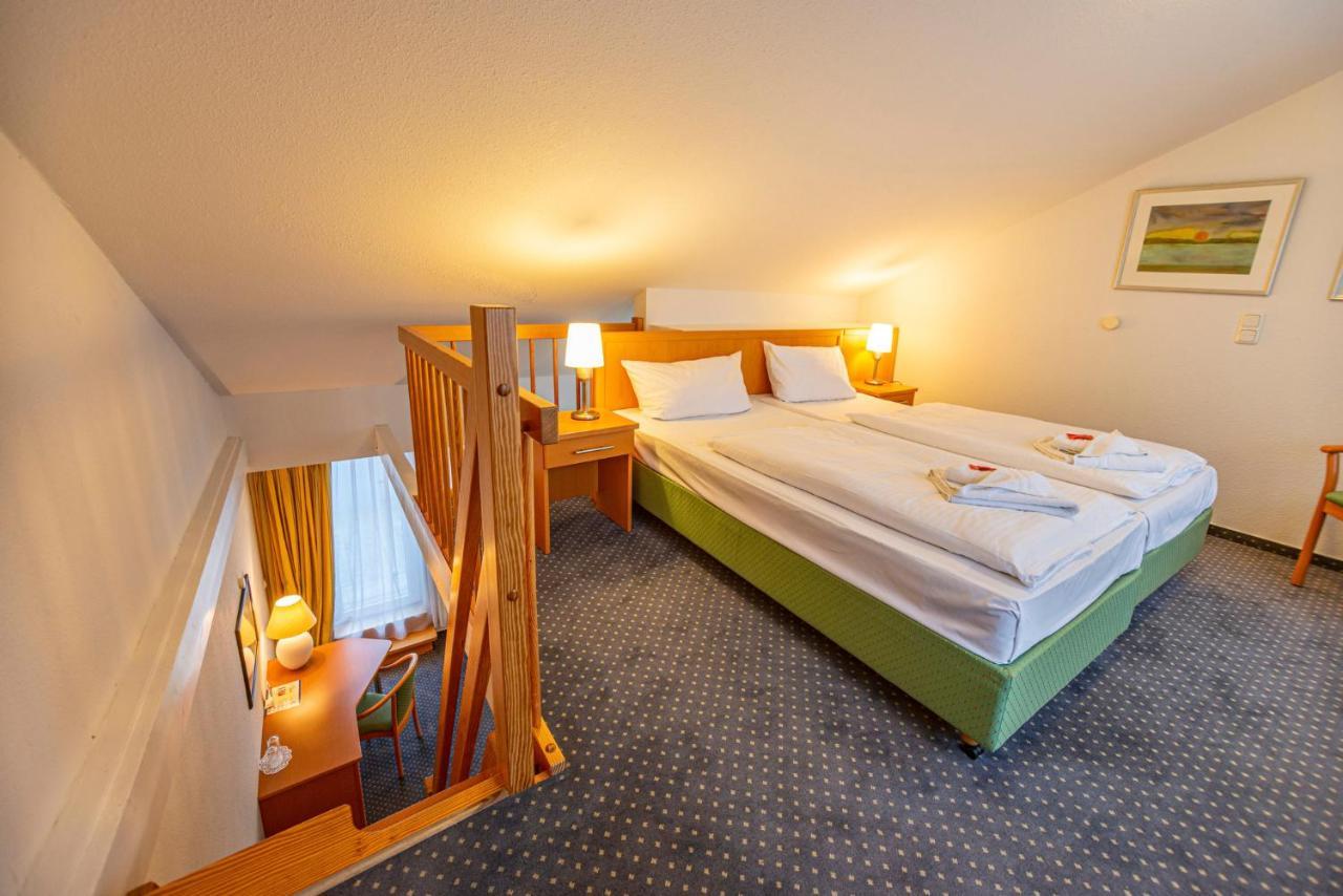 Hotel Rostock West Im "Kritzmow Park" Dış mekan fotoğraf