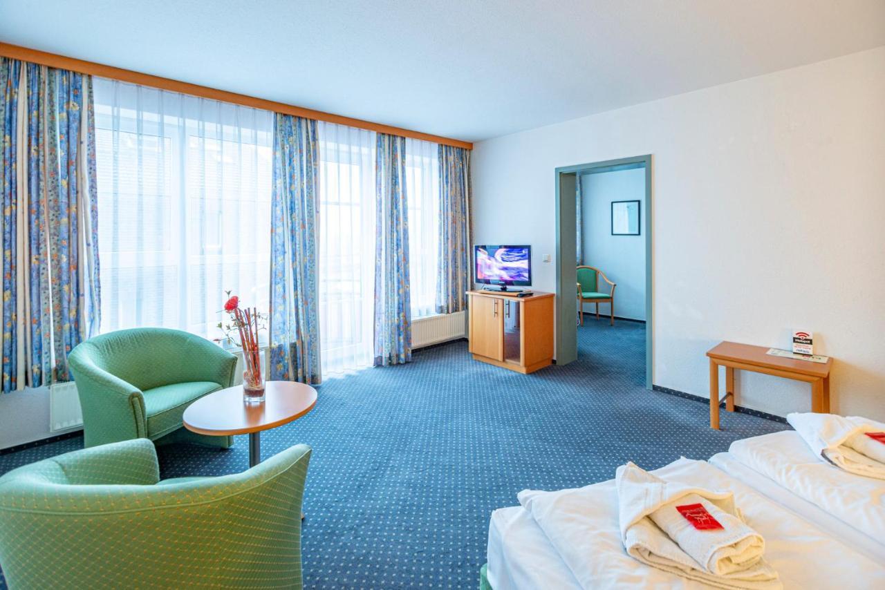 Hotel Rostock West Im "Kritzmow Park" Dış mekan fotoğraf
