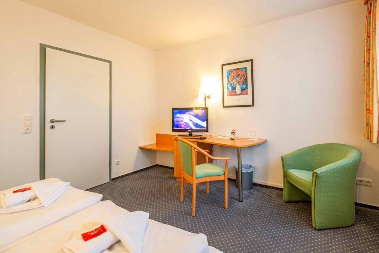 Hotel Rostock West Im "Kritzmow Park" Dış mekan fotoğraf