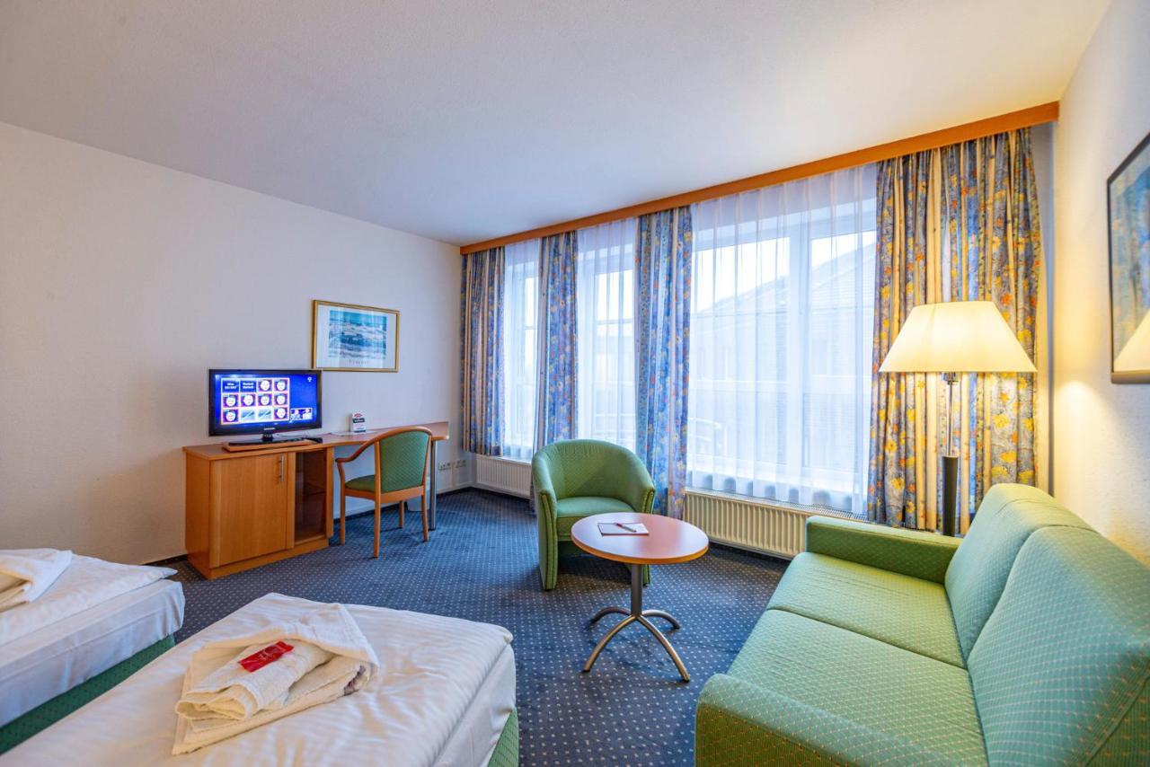 Hotel Rostock West Im "Kritzmow Park" Dış mekan fotoğraf