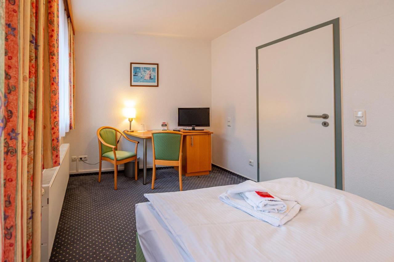 Hotel Rostock West Im "Kritzmow Park" Dış mekan fotoğraf