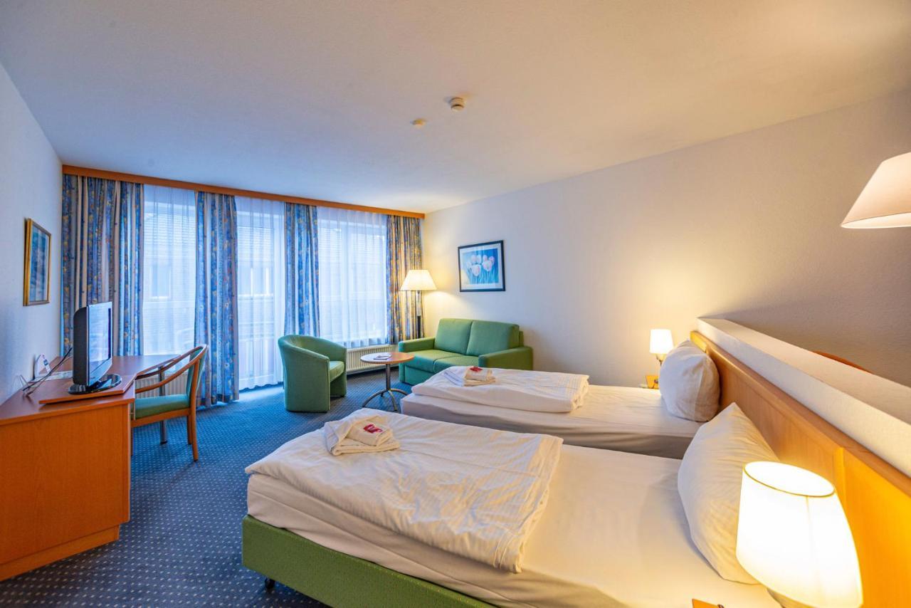 Hotel Rostock West Im "Kritzmow Park" Dış mekan fotoğraf
