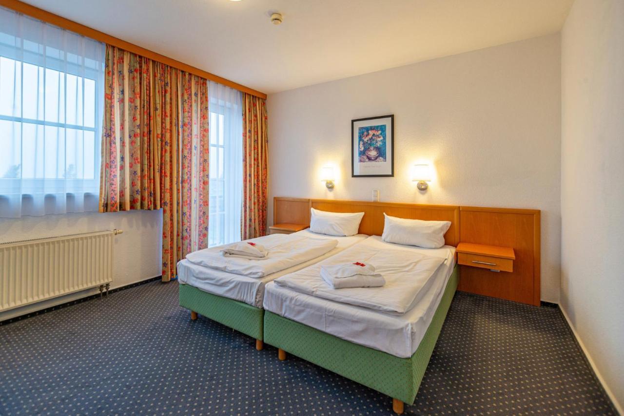 Hotel Rostock West Im "Kritzmow Park" Dış mekan fotoğraf