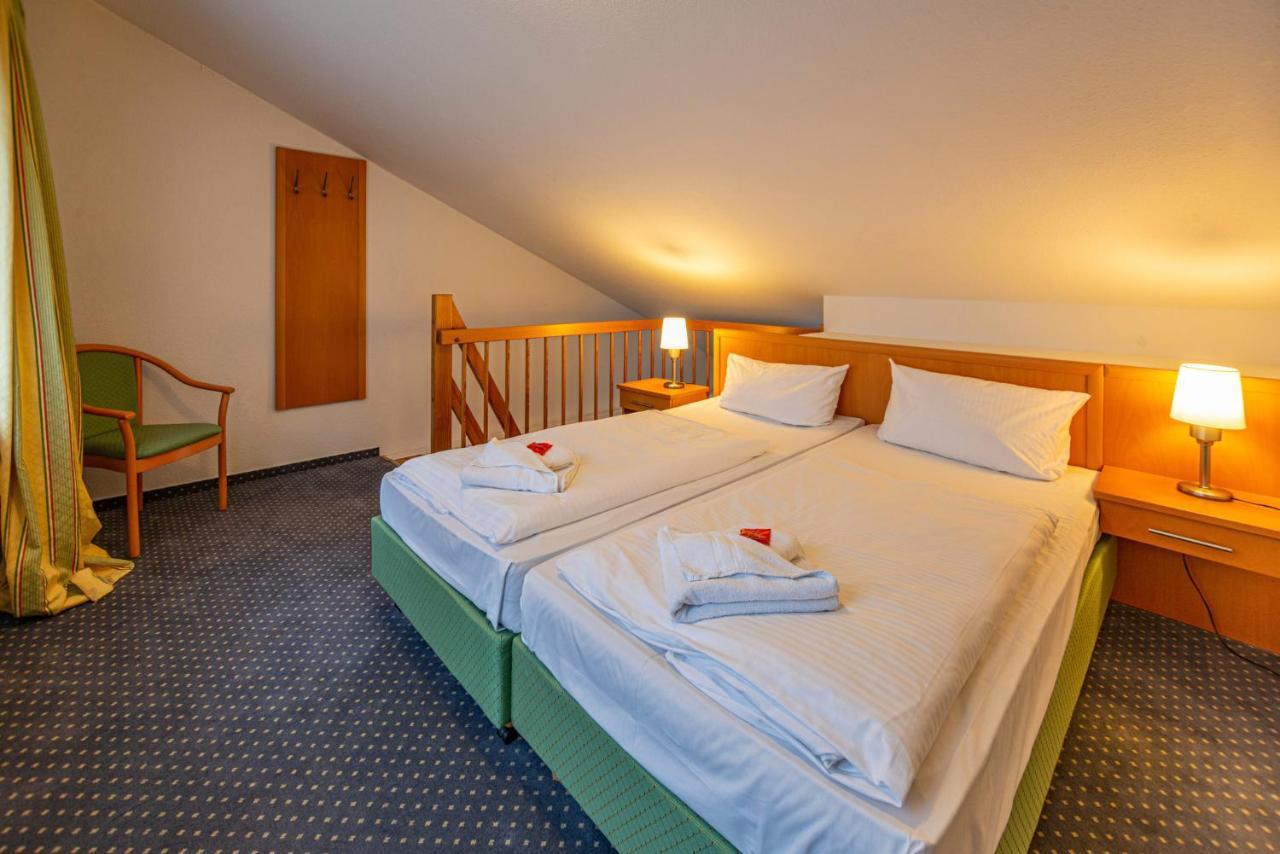 Hotel Rostock West Im "Kritzmow Park" Dış mekan fotoğraf